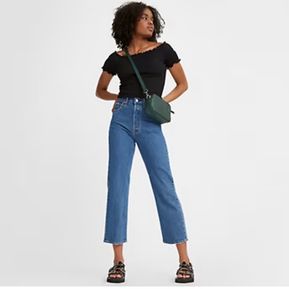 Coveted Levi’s Rib Cage jeans - 28